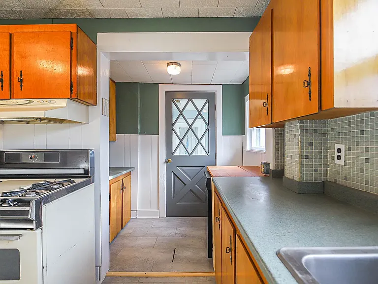 376 Preble St #1 — Photo 7