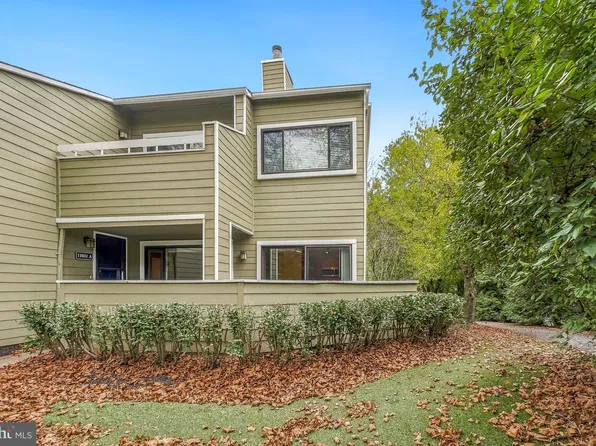 11031 Villaridge Ct, Reston, VA 20191