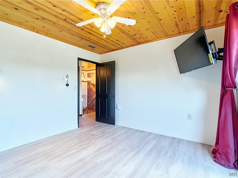 509 Wallace Ln — Photo 36