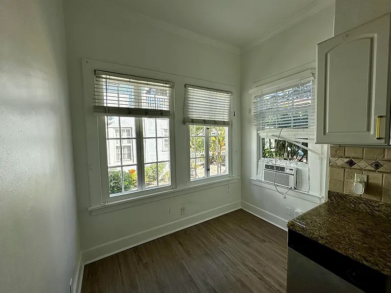 270 Seminole Ave #3 — Photo 2