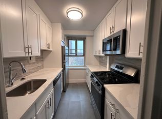 196-14 69th Ave FLOOR 1, Fresh Meadows, NY 11365