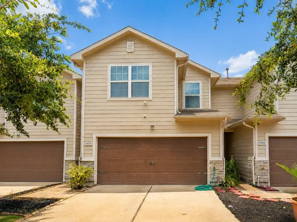 11527 Champions Green Dr, Houston, TX 77066