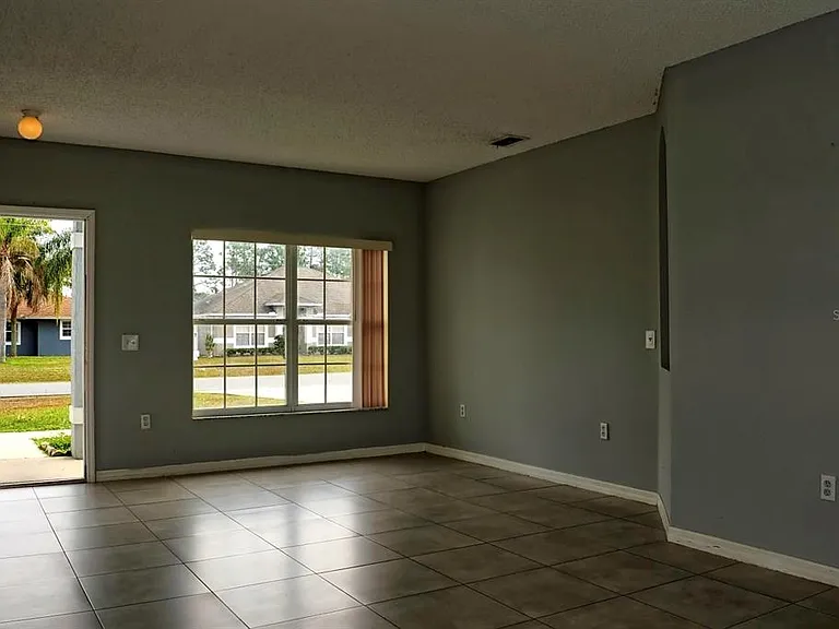 752 Paris Dr — Photo 15