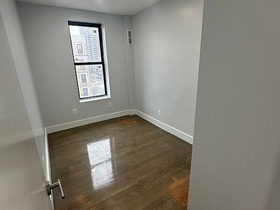5th image of 1987 Davidson Ave #10