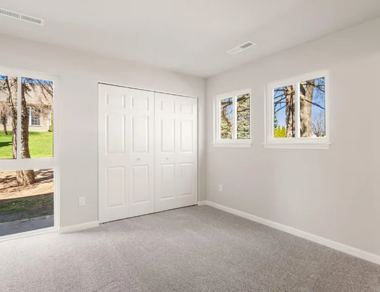863 W Puetz Rd — Photo 11