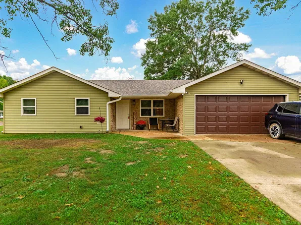 7305 N Wishing Well Dr, Columbia, MO 65202