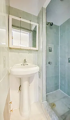 Rented by City Connections Realty | media 15