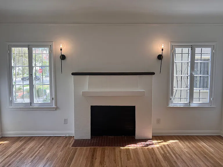 741 S Mansfield Ave — Photo 5