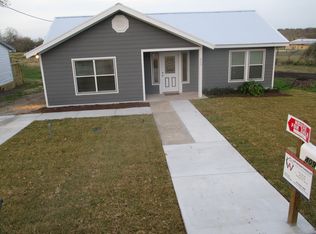 409 Booe St, Kenedy, TX 78119