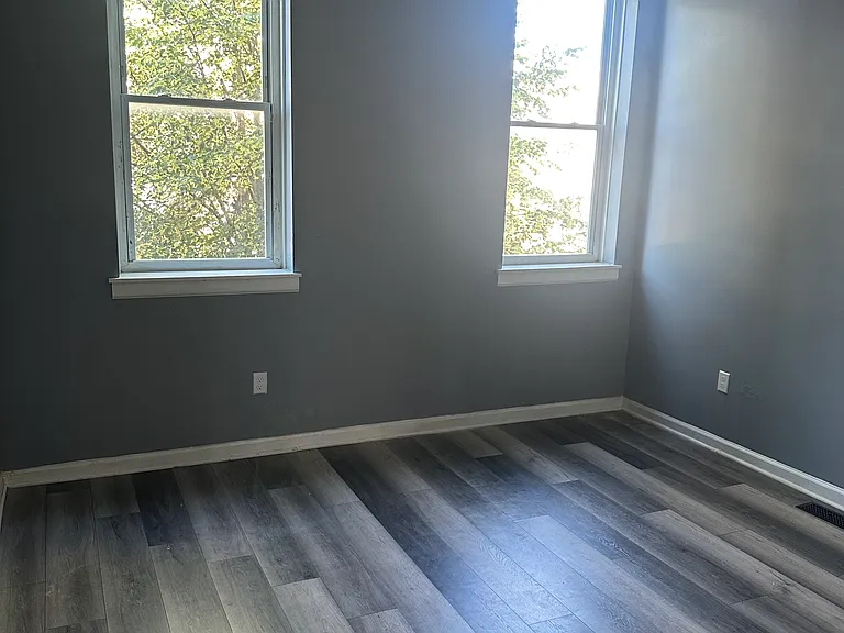425 N Milton Ave — Photo 9