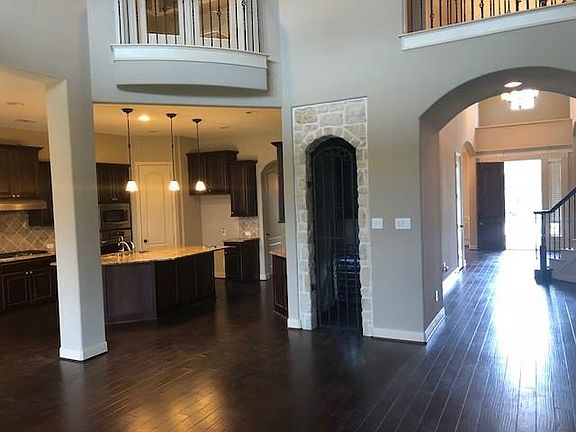 5th image of 10718 Grasset Ln