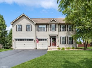 7020 Liam Ln, McHenry, IL 60050