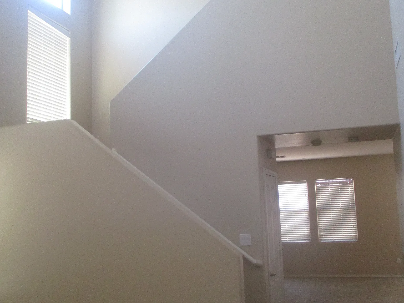 3 bed, 2.5 bath, 1857 sqft, $1,895 — Photo 4