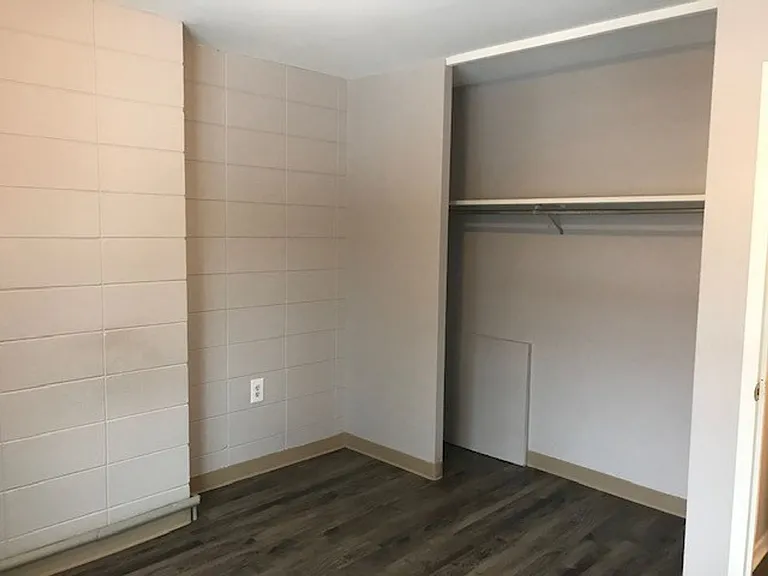 Apartment off 28th and Clyde Park Available — Photo 21
