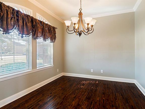3rd image of 120 Country Lakes Dr
