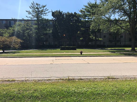 3rd image of 2315 E Olive St APT 4E