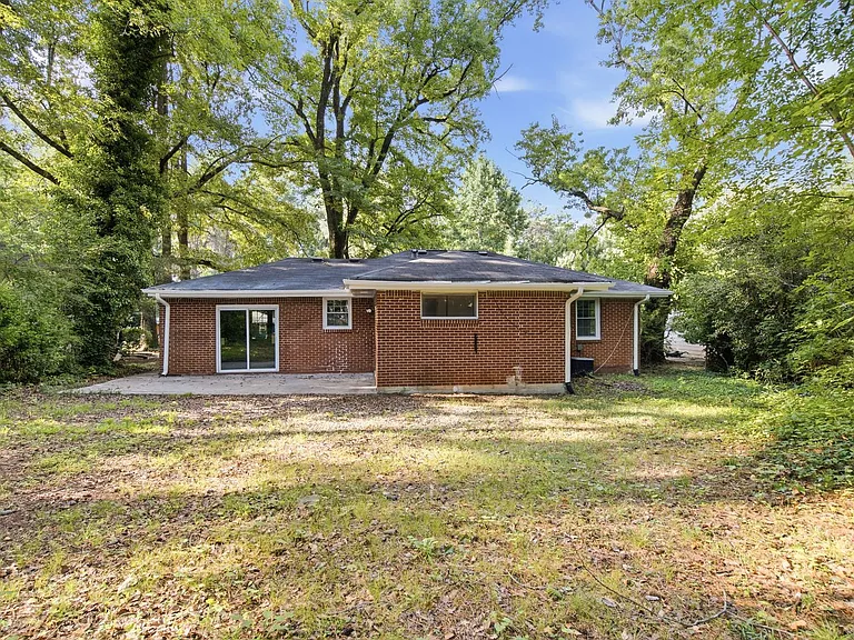 2801 Mitchell Dr — Photo 26