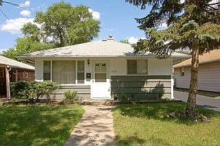 14707 Ellis Ave photo 1