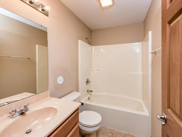 Crown Pointe — Photo 11