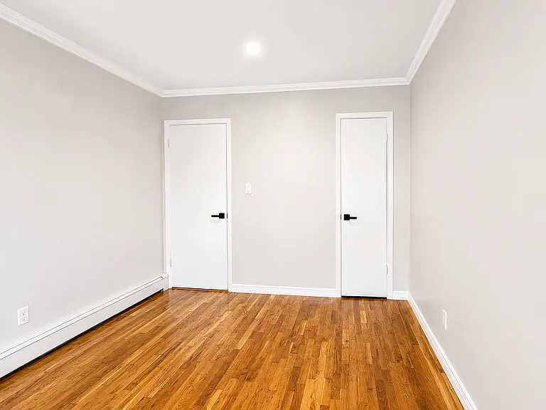 25-01 45th St #3F — Photo 9