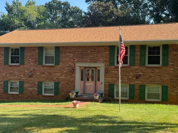 107 Goldfinch Dr, Lynchburg, VA 24502