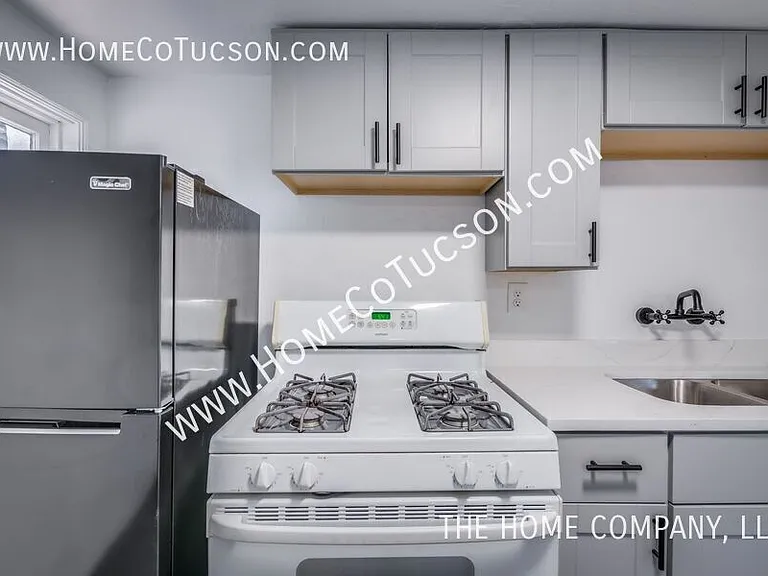 940 E Florita St — Photo 29