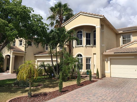 2nd image of 1300 W Magnolia Cir