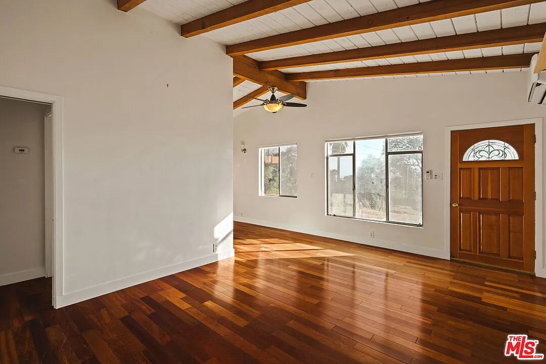 2 bed, 1.0 bath, 800 sqft, $3,700 — Photo 4