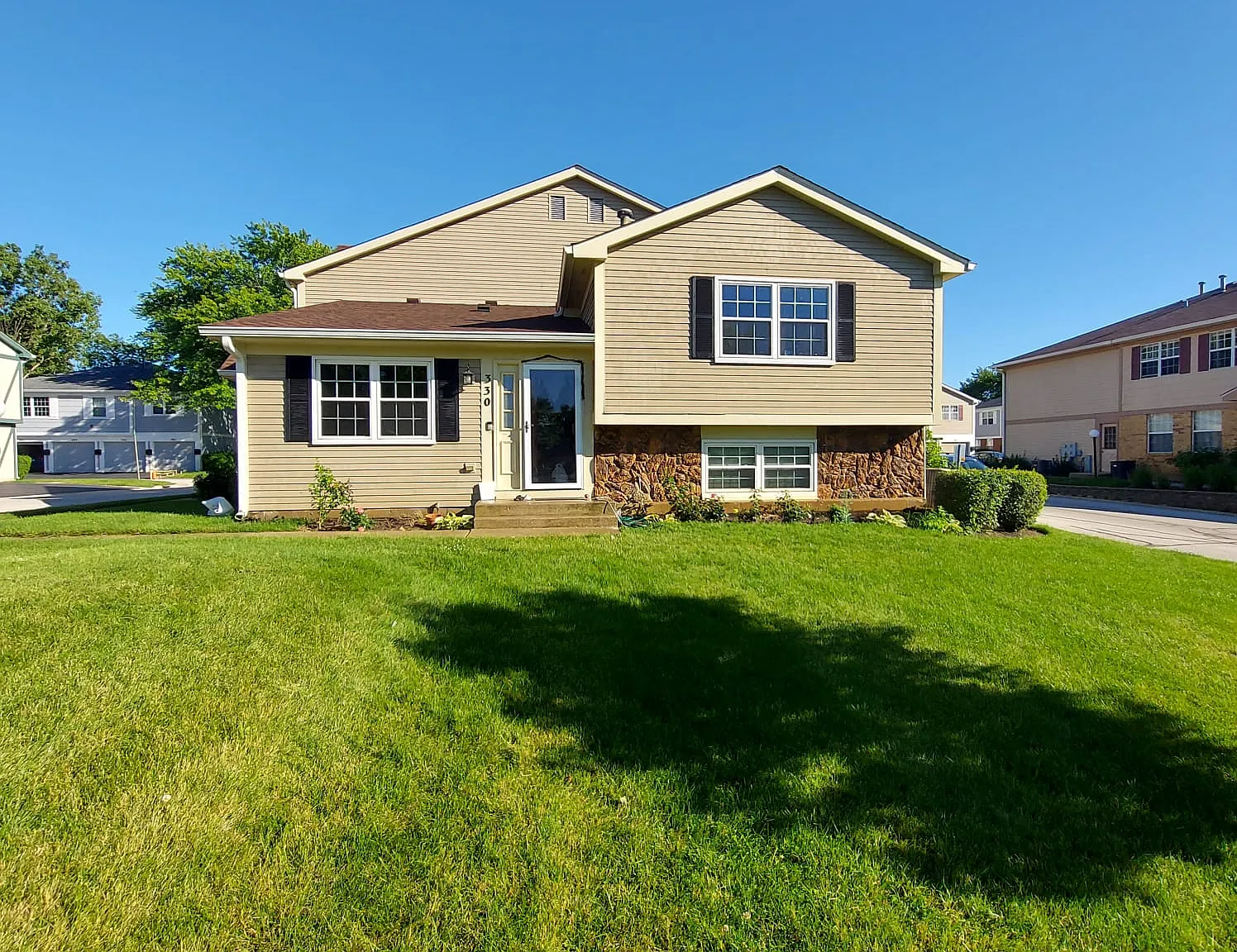 330 Plumwood Ln — Photo 1
