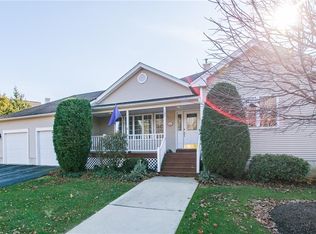 109 River Farms Dr, West Warwick, RI 02893