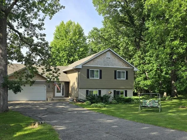 235 Englewood Rd, Clearwater, MN 55320