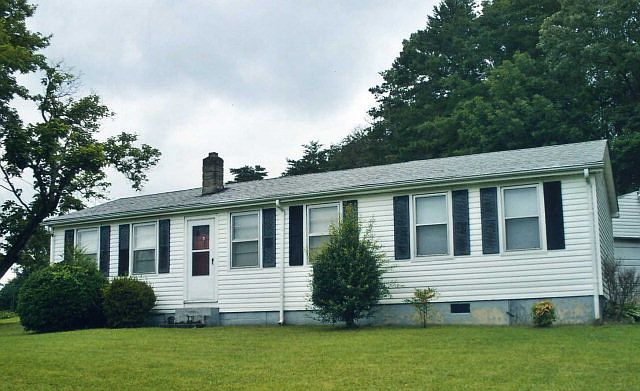 1st image of 242 Thornwood Dr