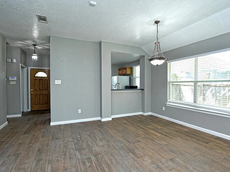 814 Monarch Ave — Photo 7