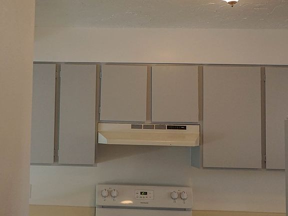 4th image of 1542 S Falcon Dr