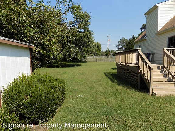 3rd image of 8398 Shire Ct