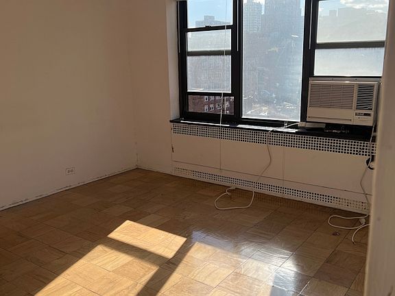 3rd image of 108 E 38th St APT 1106