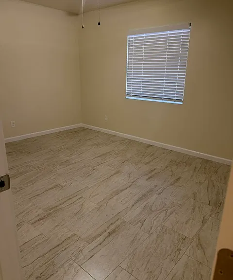 1120 S Hazelton Ln — Photo 8