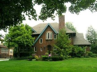 1168 Buckingham Rd, Grosse Pointe Park, MI 48230