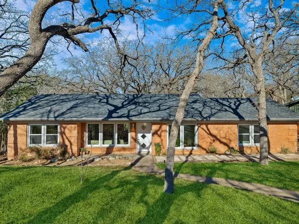 1720 Danciger Dr, Fort Worth, TX 76112