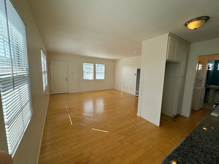 7021 Flight Ave — Photo 4