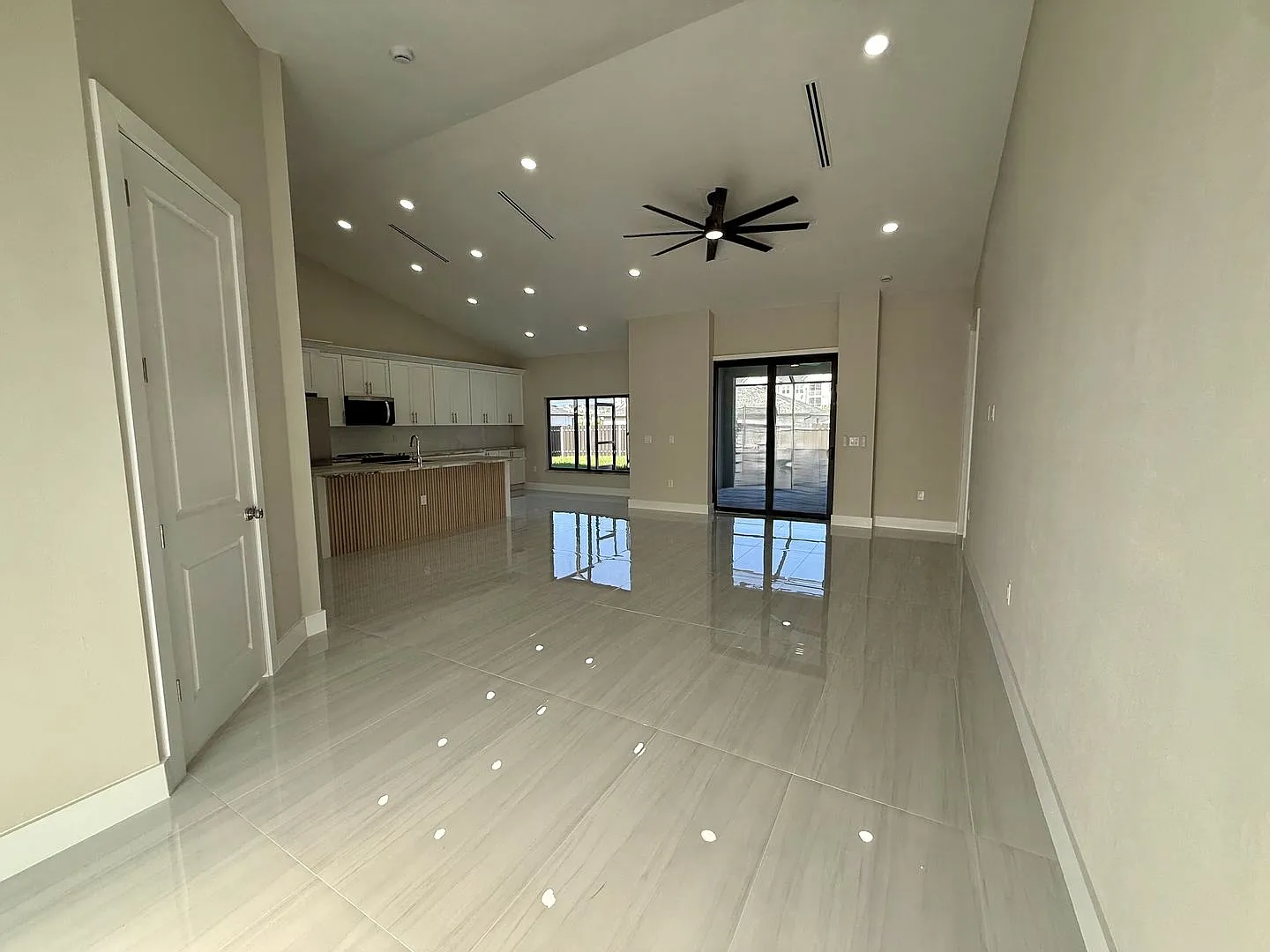 Brand-New 4-Bedroom Cape Coral Home Modern Style, Spacious Living & Florida Charm! — Photo 4