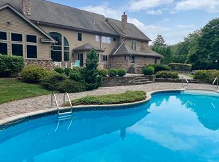 32 Topland Rd, Hartsdale, NY 10530
