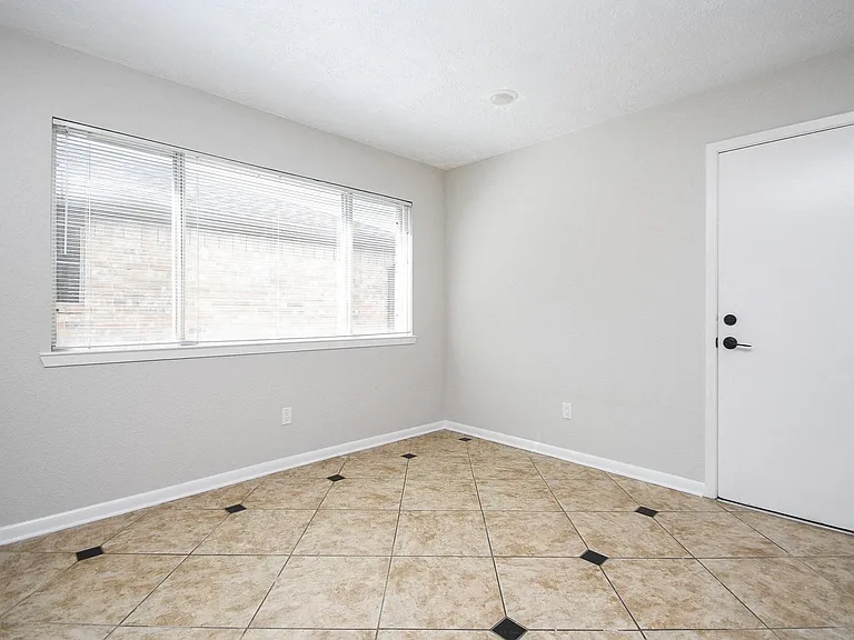 6906 Grant Dr — Photo 16