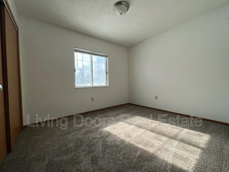 605 S Washington St #13 — Photo 6