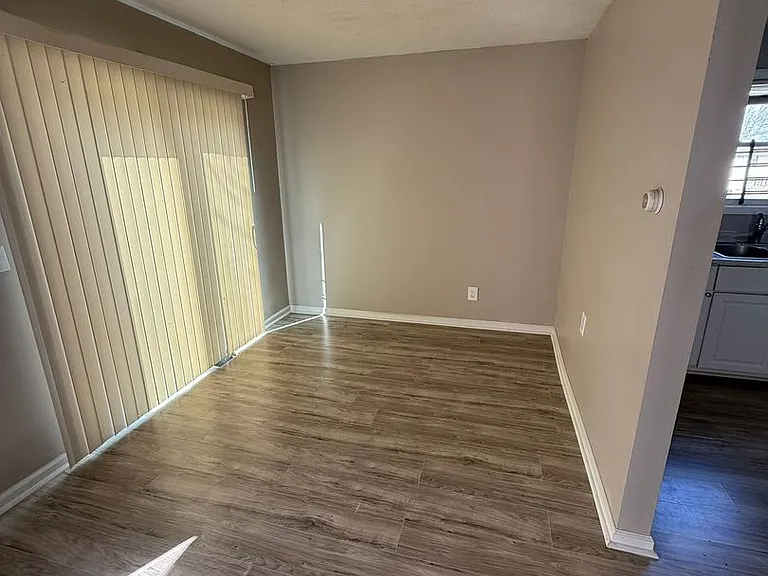 9602 Anderson Ave — Photo 3