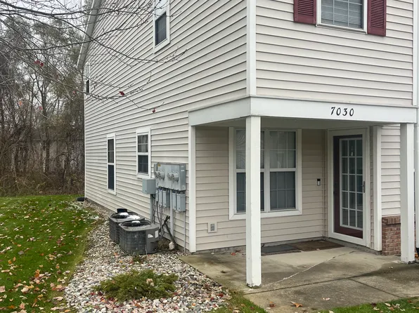 7030 S Cannon Place Ln, Rockford, MI 49341