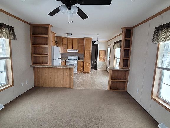 3rd image of 14 Greenway Dr