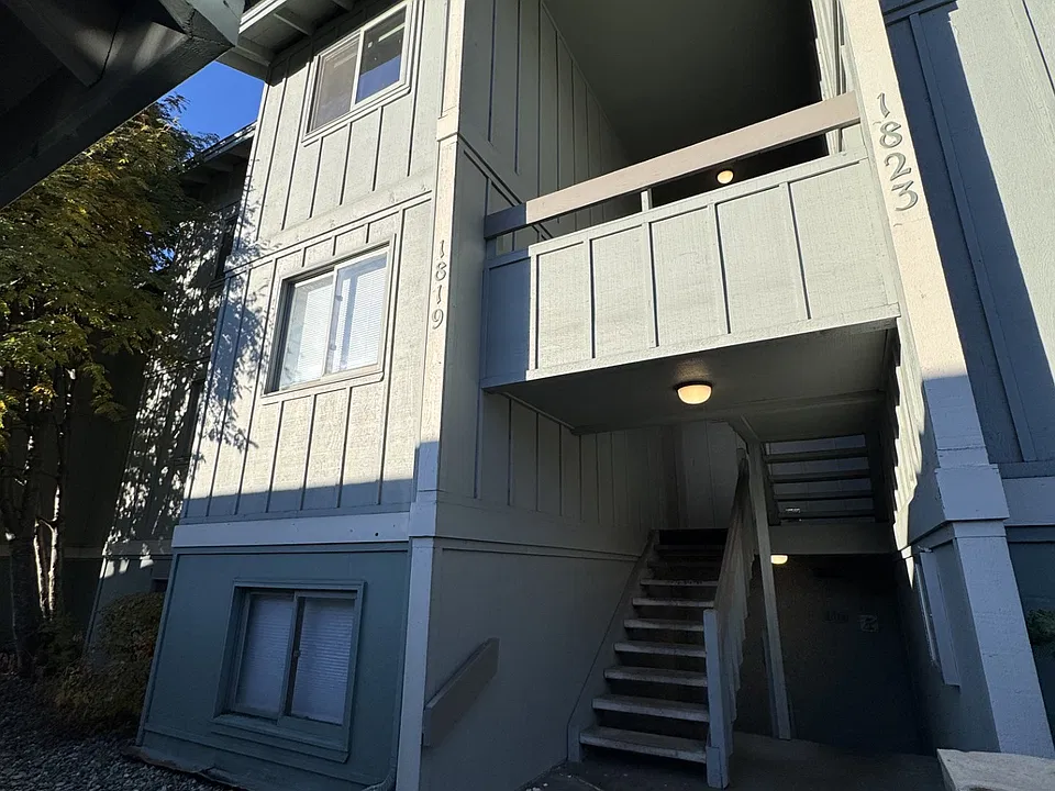 1819 E Tudor Rd #202