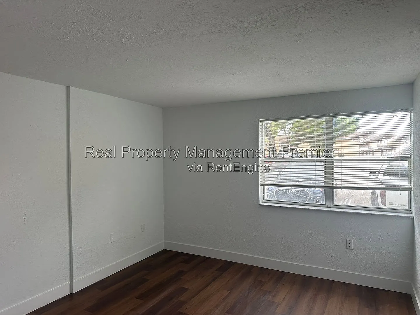 2268 SW 81st Ave — Photo 2