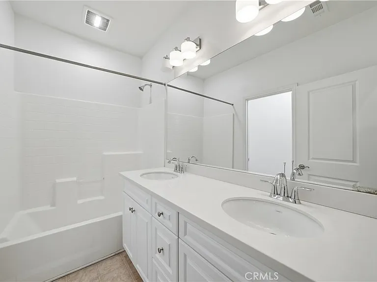 2830 E Via Fiano — Photo 11